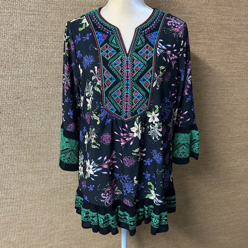 Calessa Top Women Small Multicolor Floral Embroidered NWT